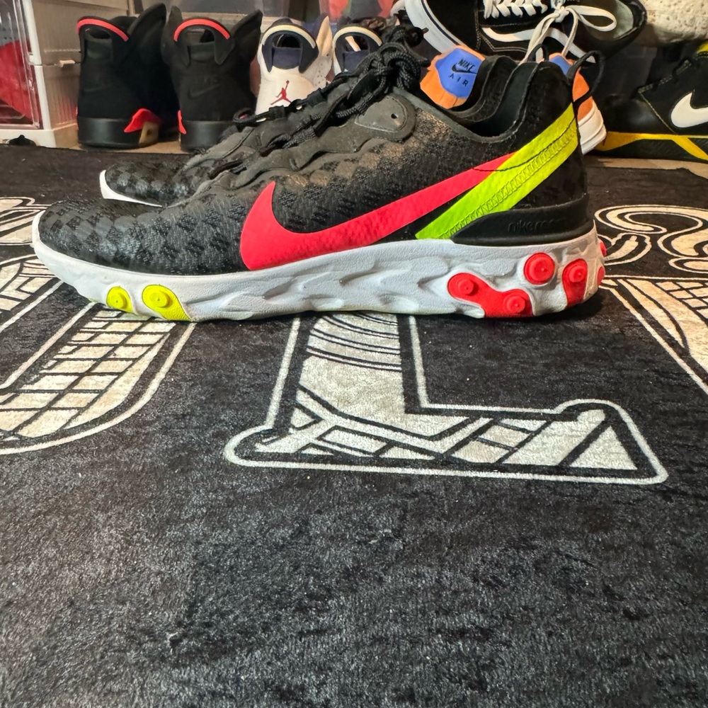 Nike React Element 55 "Checkered Crimson Volt" Men’s Size 11 *Pre-Owned*